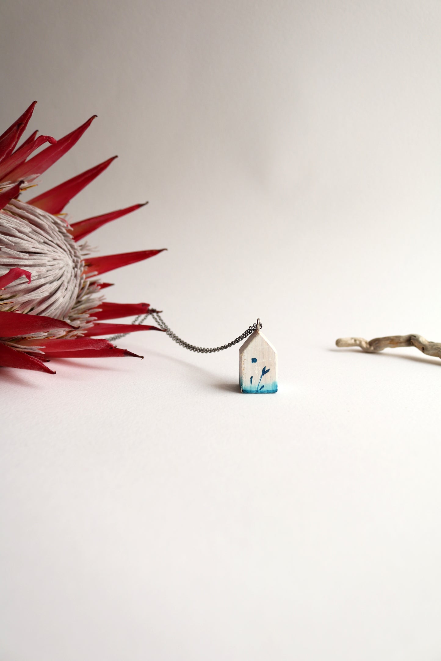 Къщата със синьото цвете