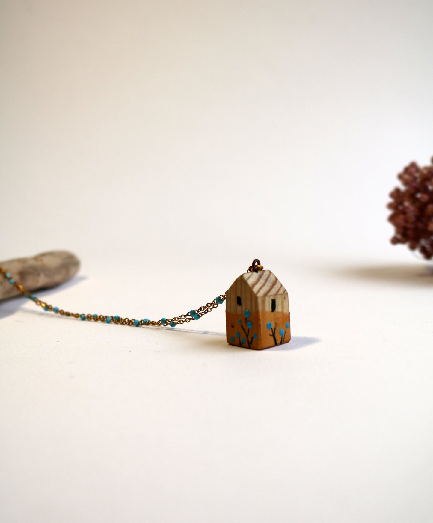 Къщата със синьото цвете