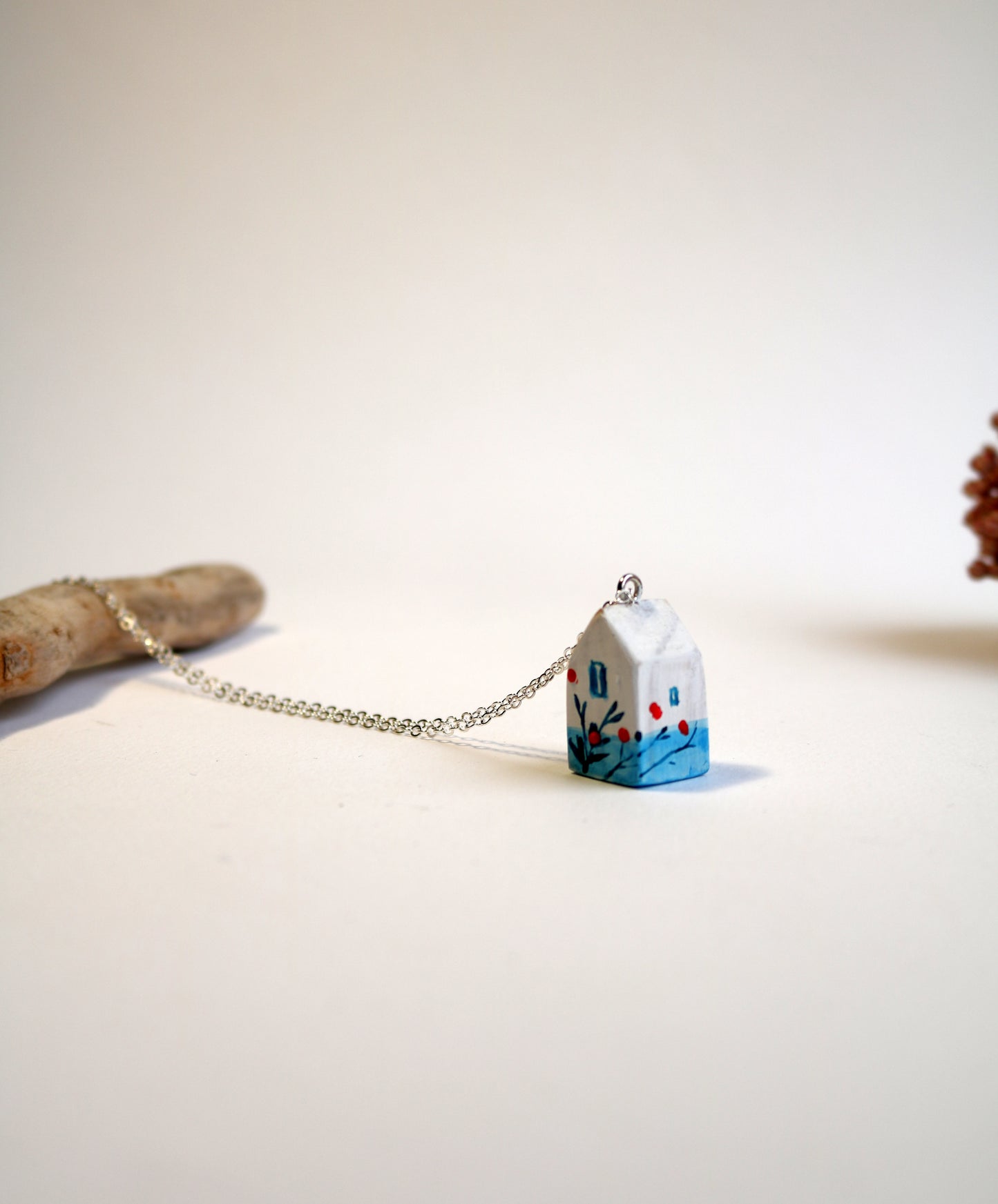 Къщата и точките