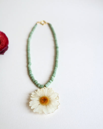 Daisy Necklace