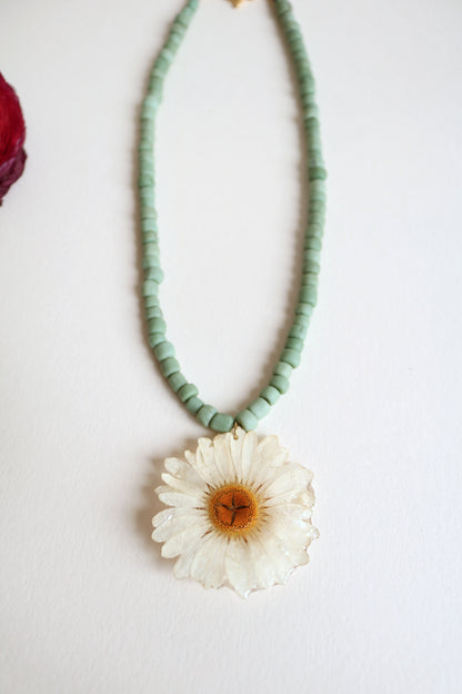 Daisy Necklace