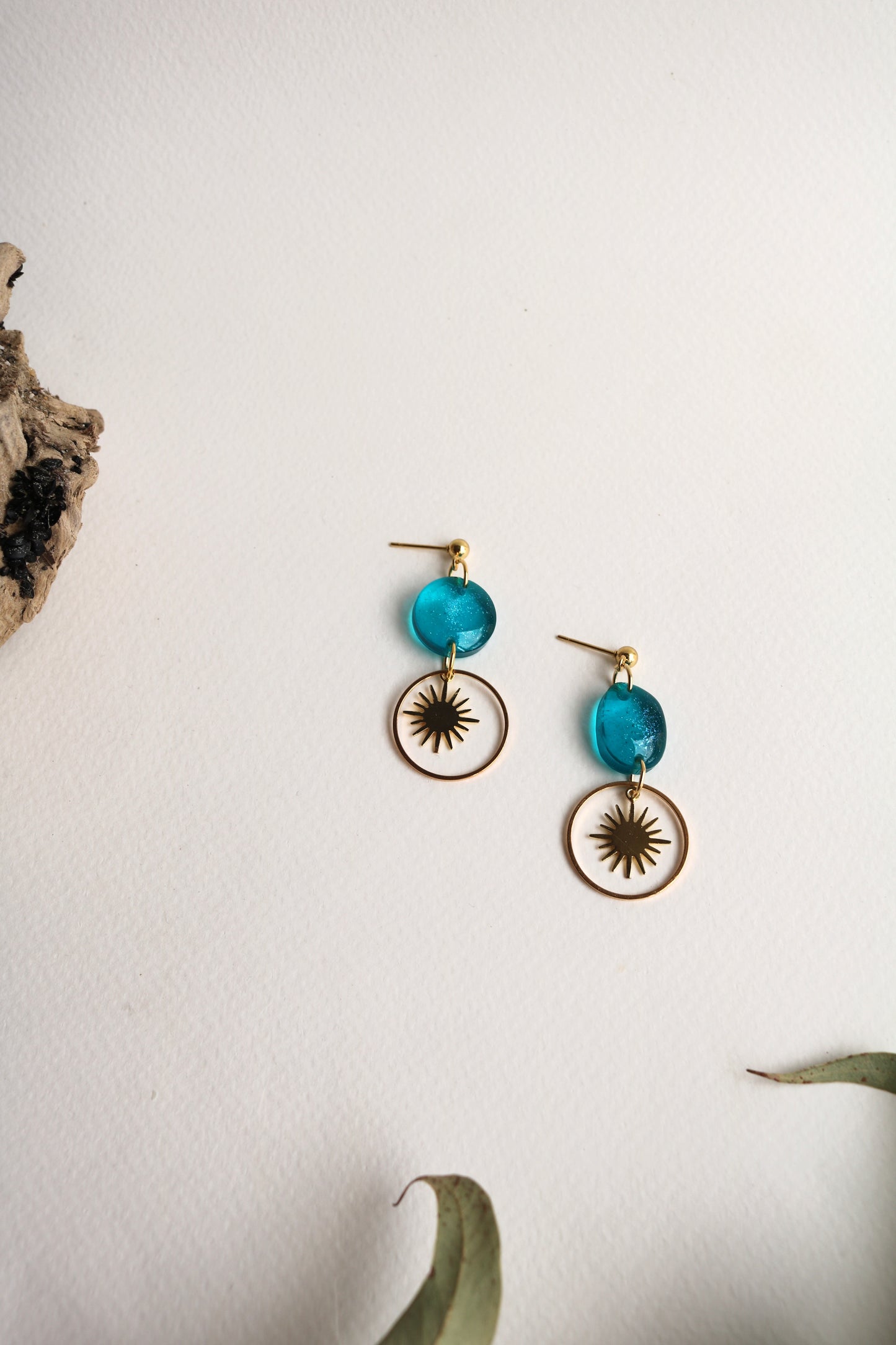 Синьо слънце