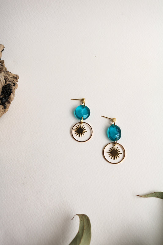 Синьо слънце