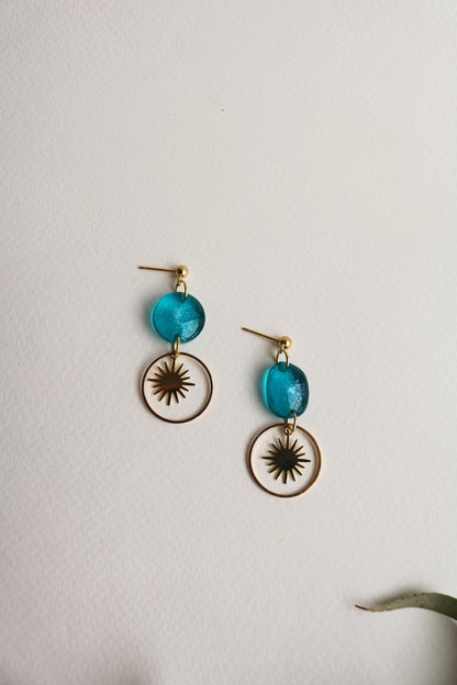 Синьо слънце