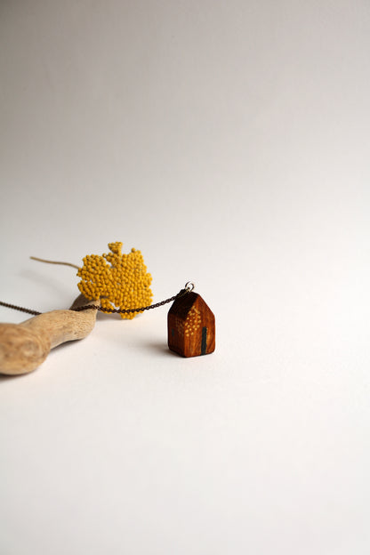 Къщата с точките