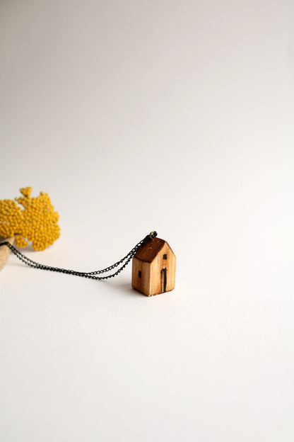 Къщата с малкия прозорец