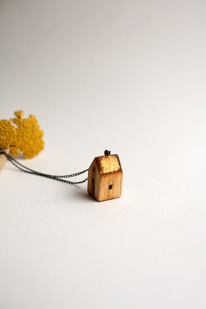 Къщата с малкия прозорец