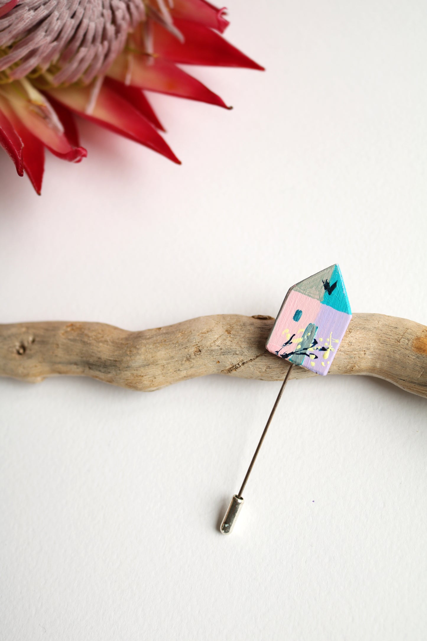 Малка приказна къща