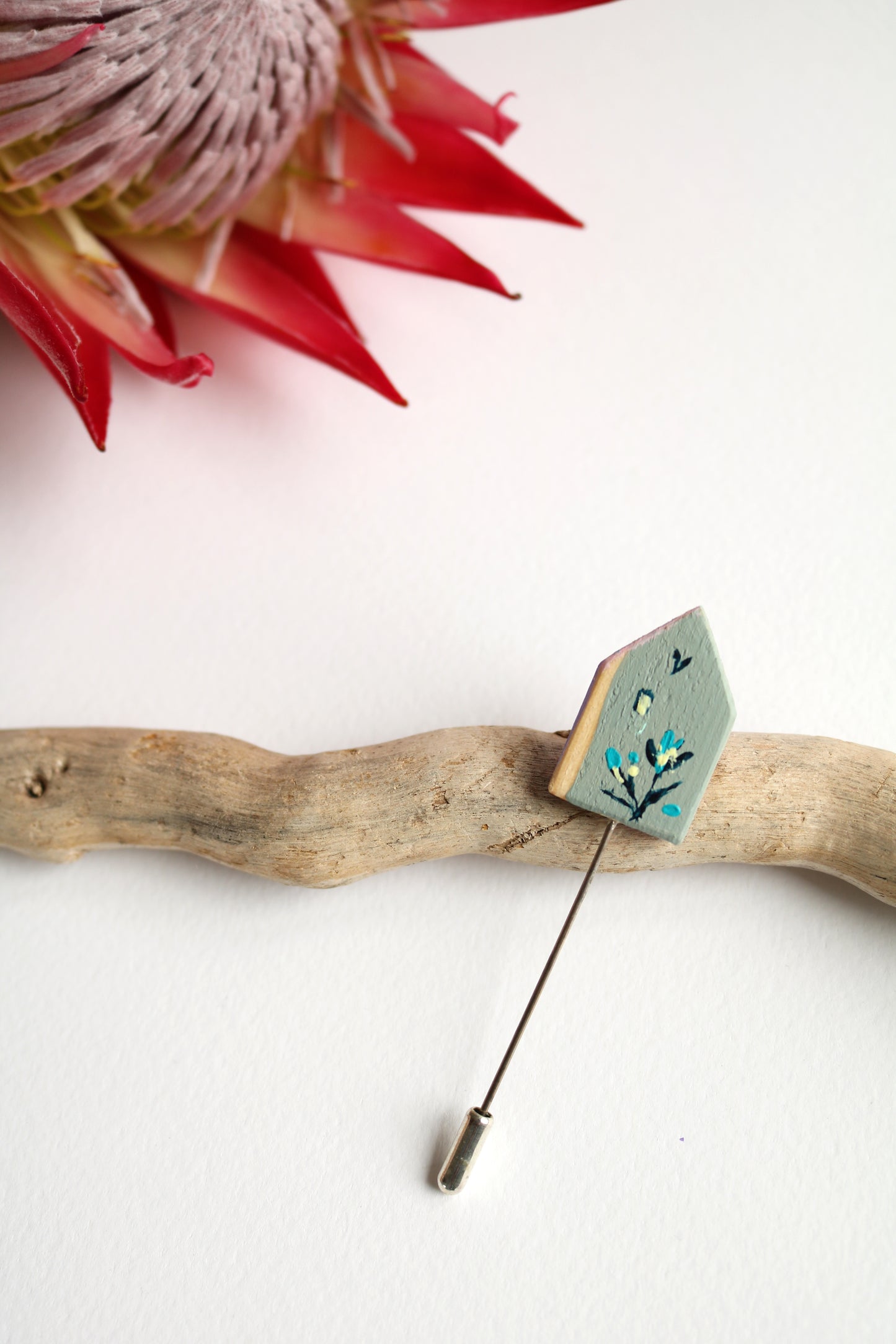 Малка приказна къща