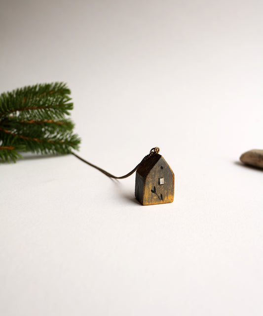 Къщата със сребърния прозорец